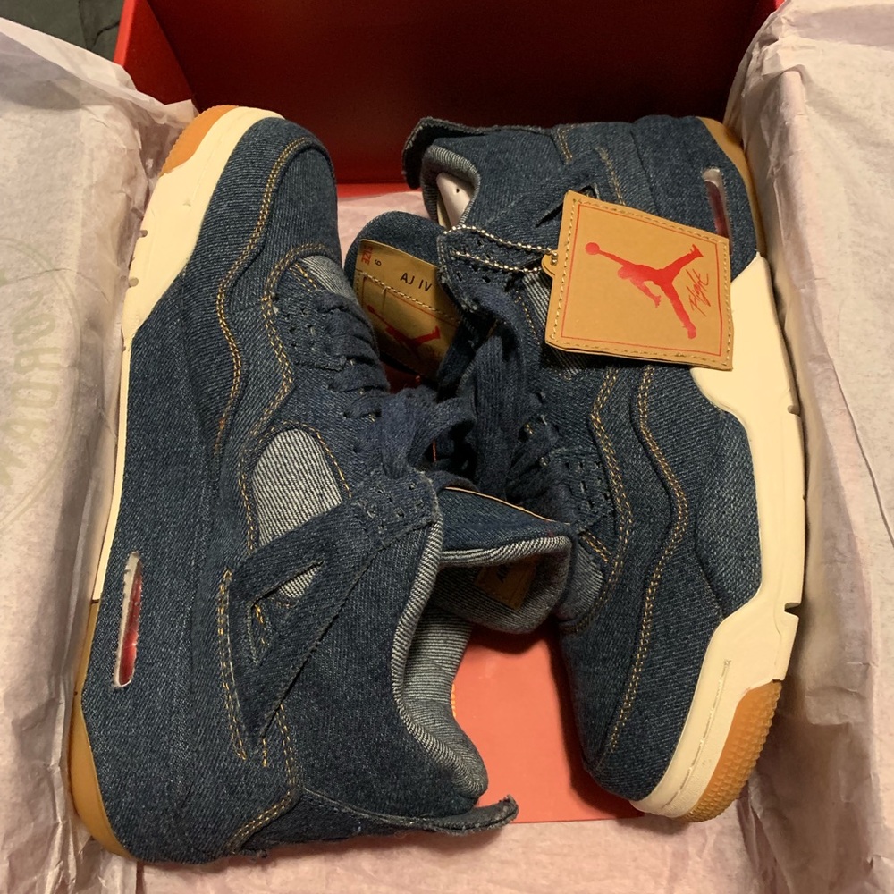 Jordan 4 Retro Levi’s Denim (Size 9)